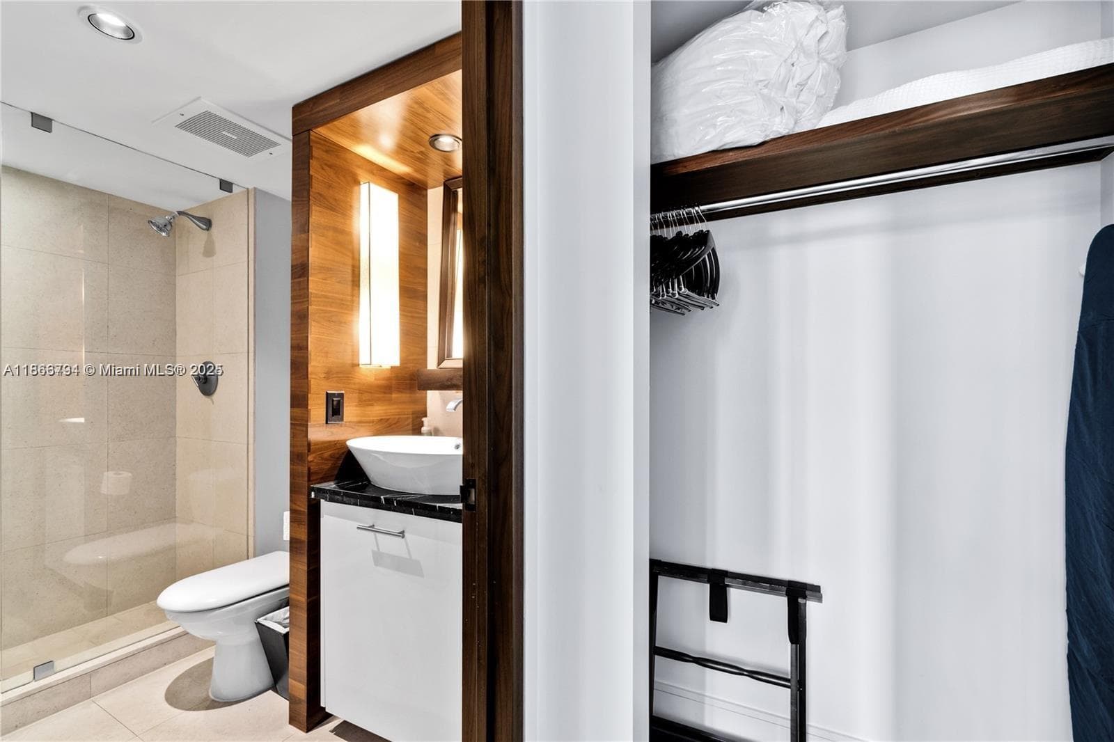 6801 Collins Ave # 818, Miami Beach FL 33141 — 17