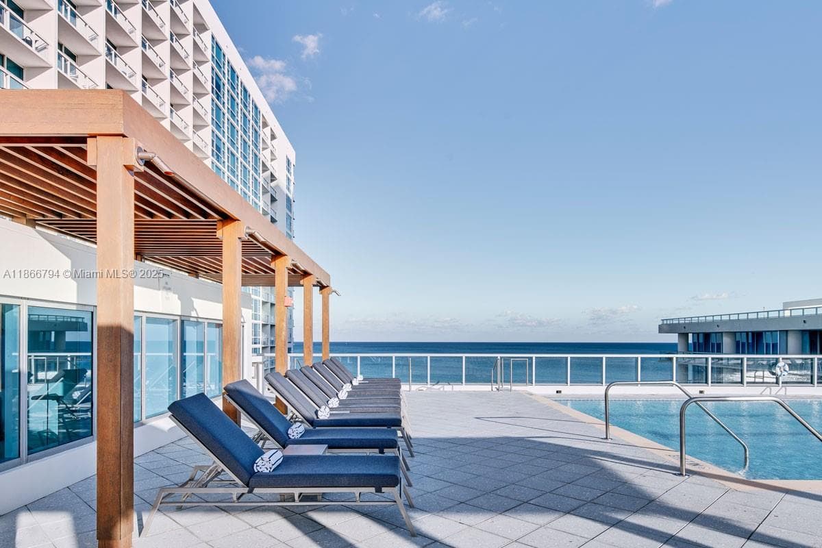 6801 Collins Ave # 818, Miami Beach FL 33141 — 22