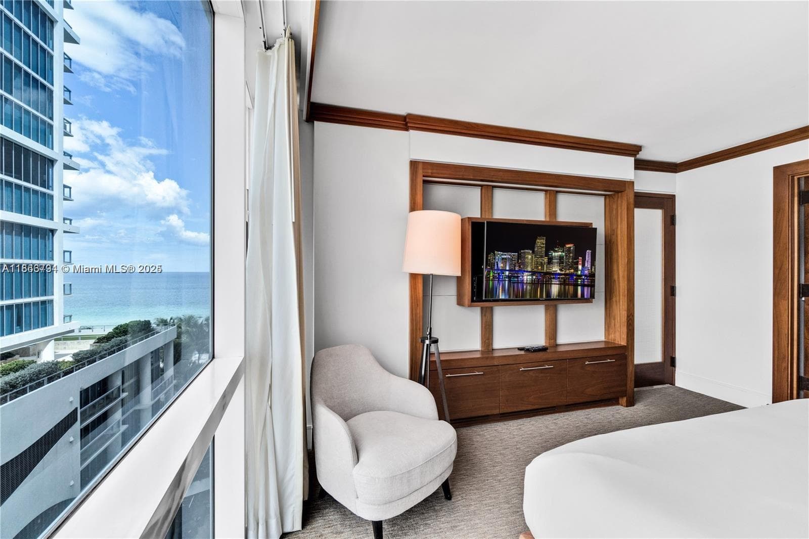 6801 Collins Ave # 818, Miami Beach FL 33141 — 11