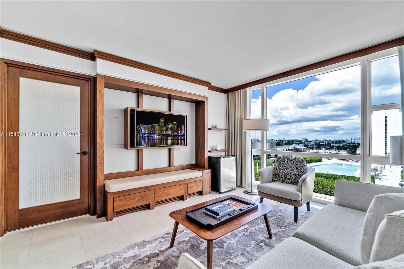 6801 Collins Ave # 818, Miami Beach FL 33141 — 4