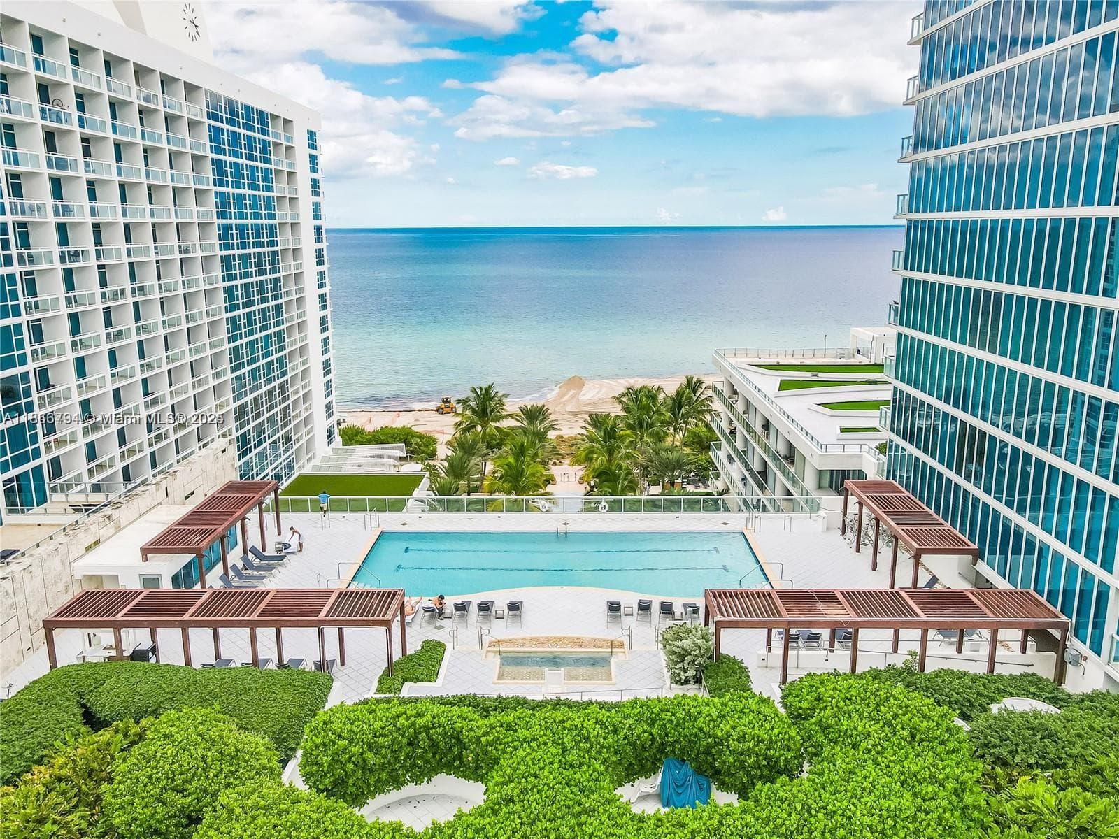 6801 Collins Ave # 818, Miami Beach FL 33141 — 21
