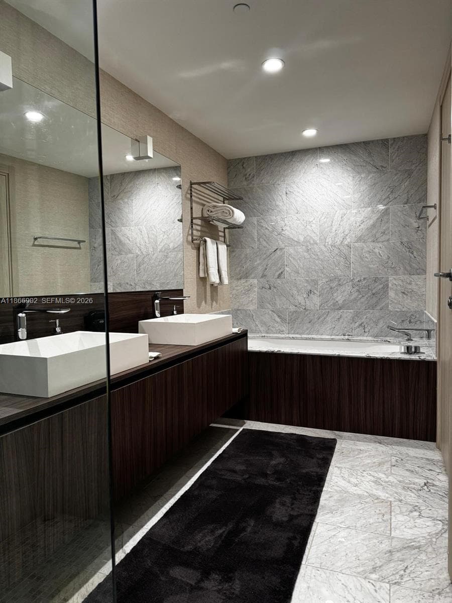 1000 Brickell Plz # 2301, Miami FL 33131 — 16