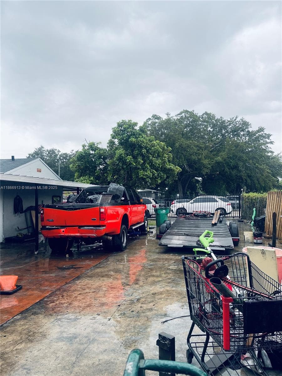 2751 NW 99th St, Miami FL 33147 — 27