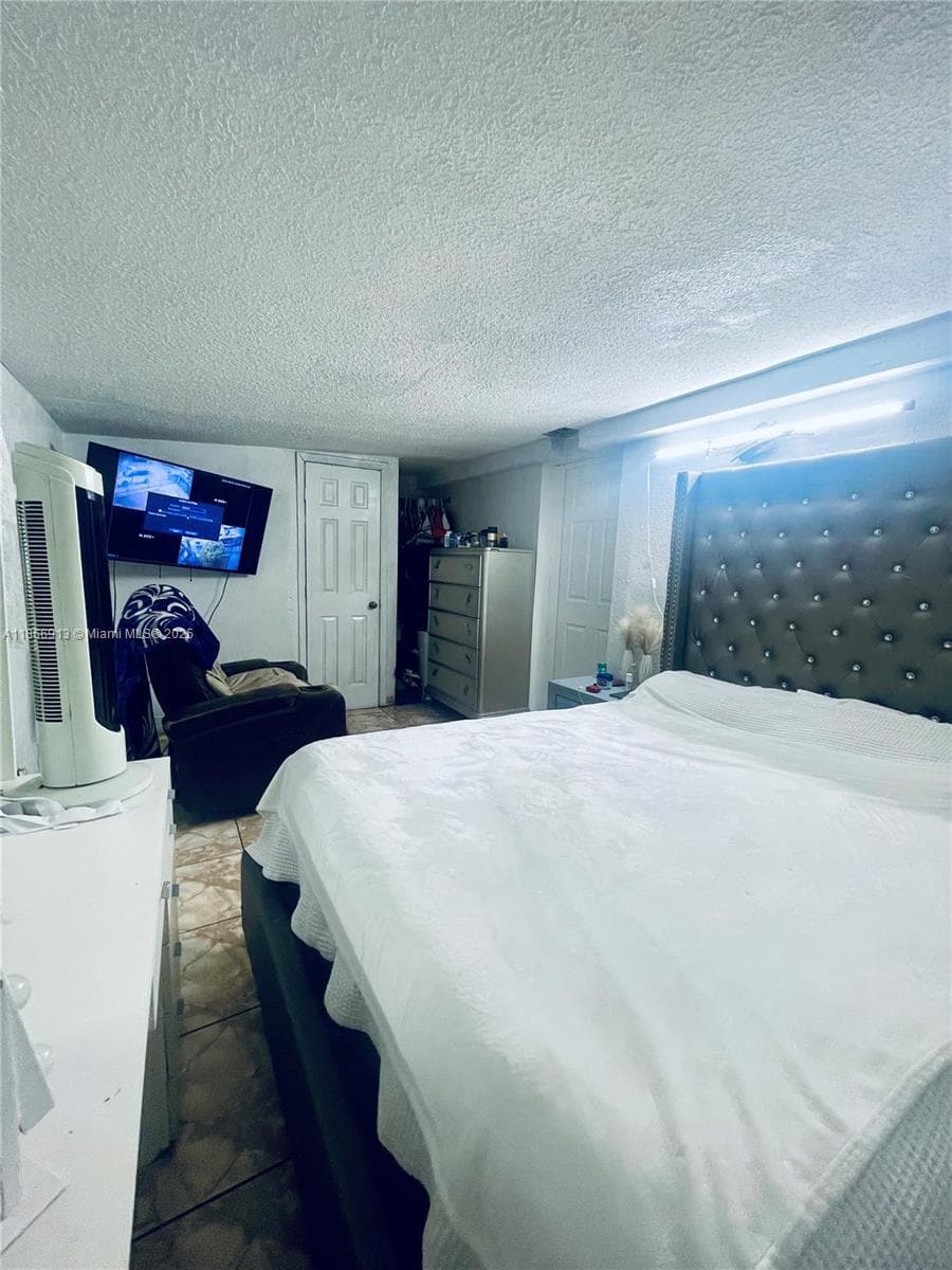 2751 NW 99th St, Miami FL 33147 — 14