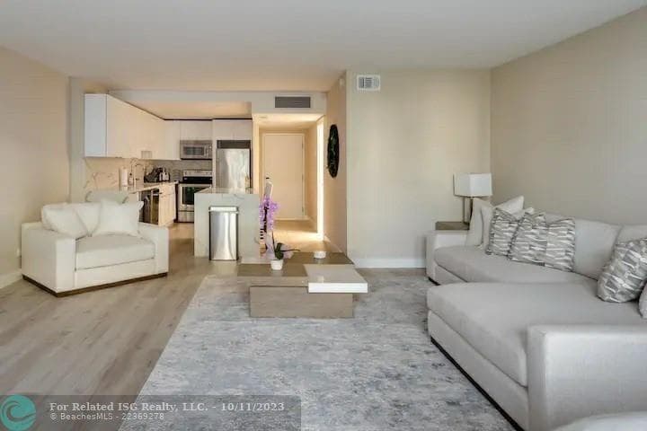 2301 Collins Avenue # 327, Miami Beach FL 33139 — 2