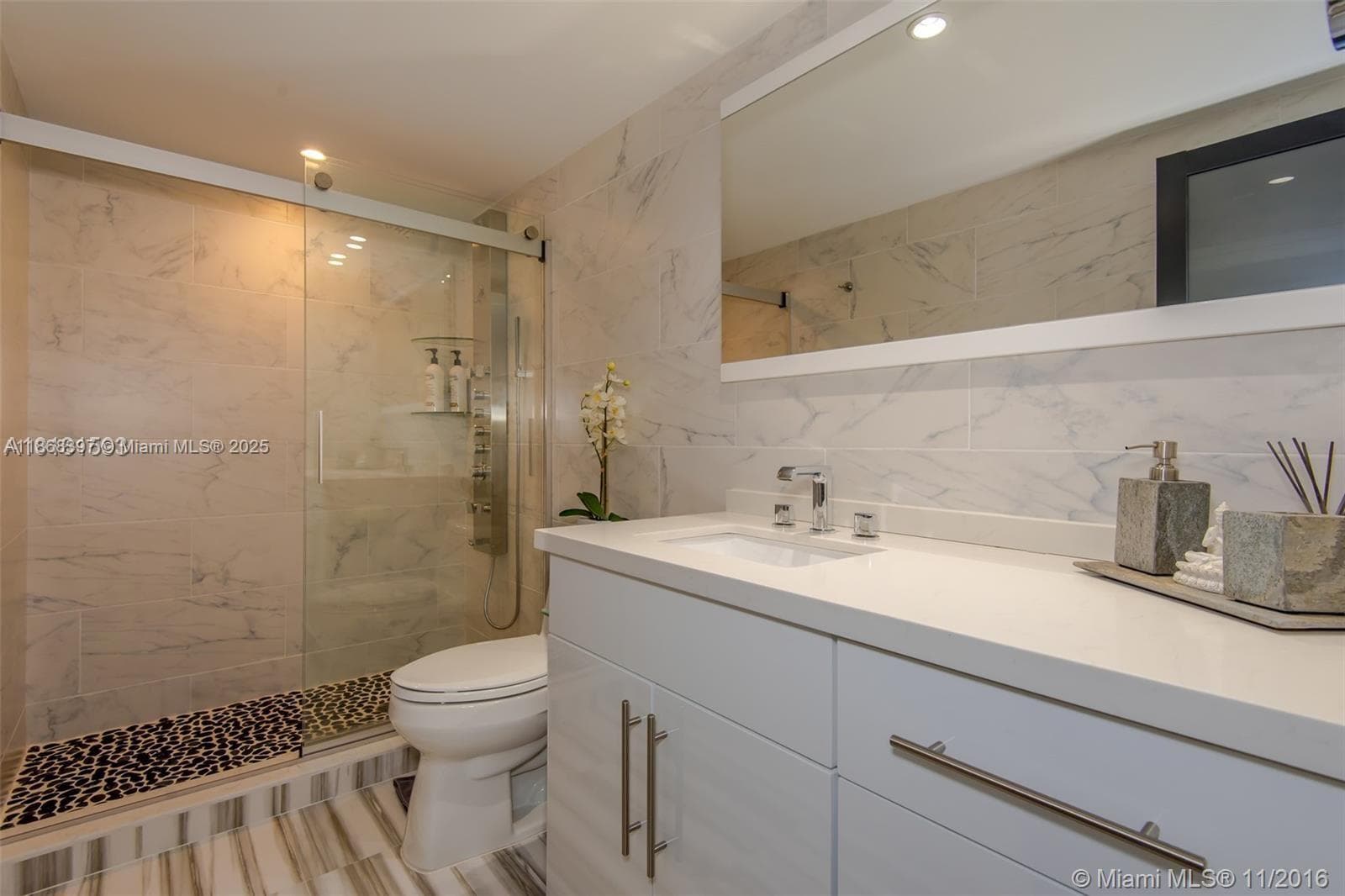 19390 Collins Ave # 1121, Sunny Isles Beach FL 33160 — 17