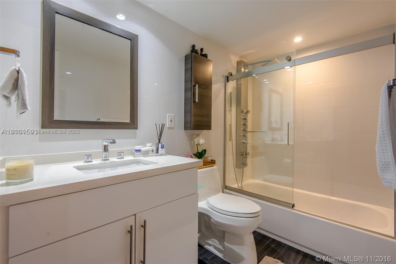 19390 Collins Ave # 1121, Sunny Isles Beach FL 33160 — 24
