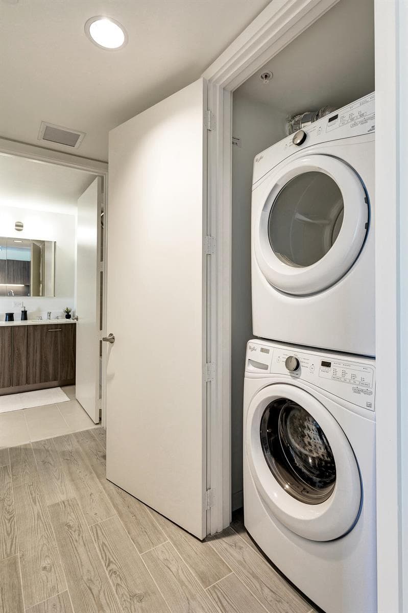 3635 NE 1st Avenue # 1013, Miami FL 33137 — 5