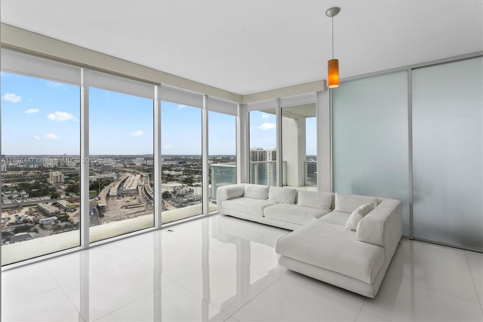 1040 Biscayne Blvd # 3106, Miami FL 33132 — 3