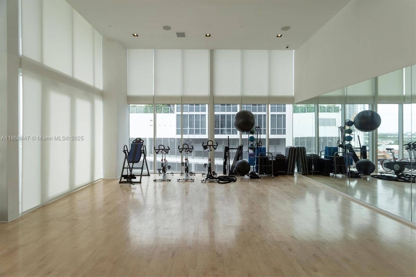 1040 Biscayne Blvd # 3106, Miami FL 33132 — 36