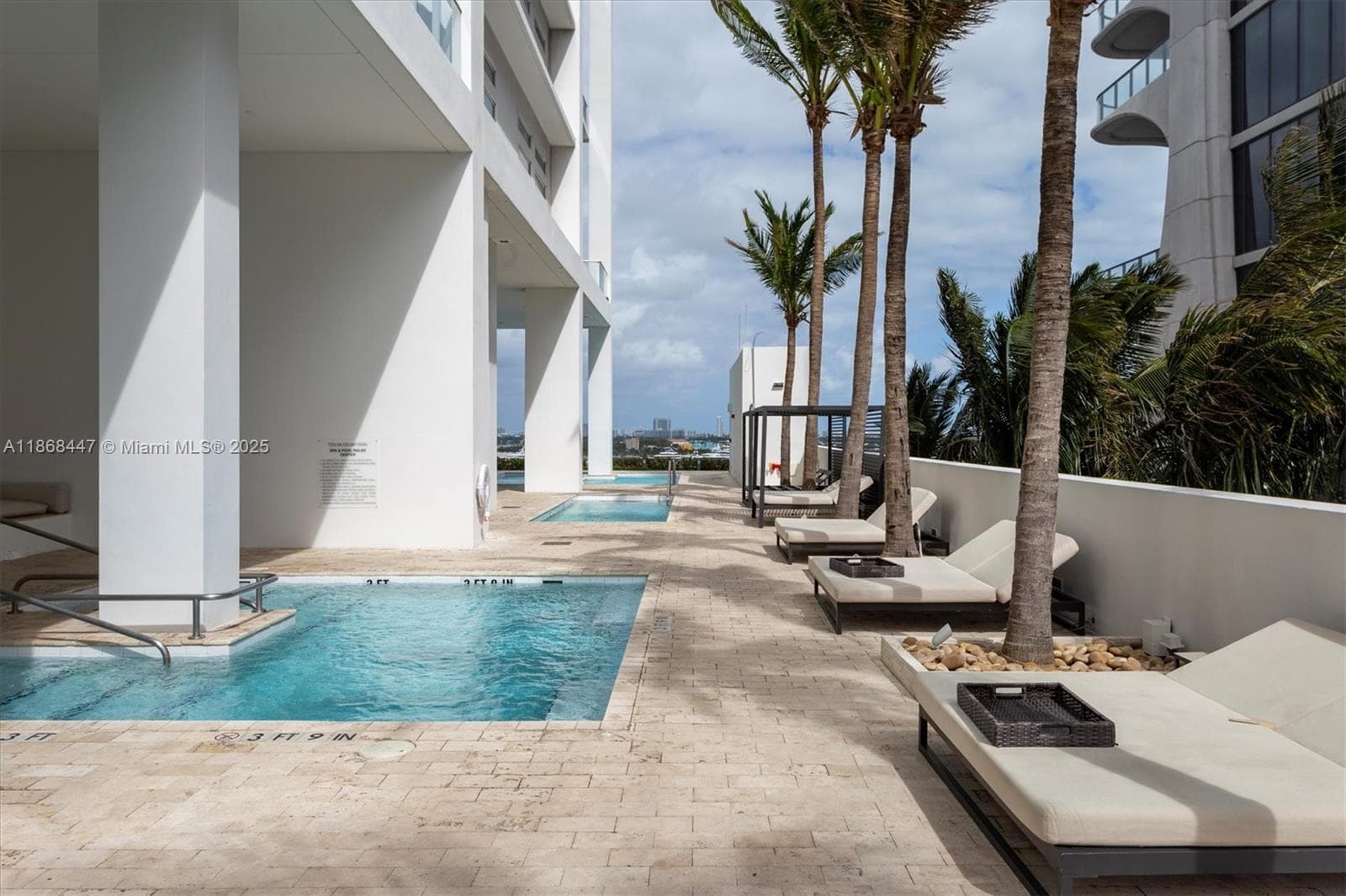 1040 Biscayne Blvd # 3106, Miami FL 33132 — 32
