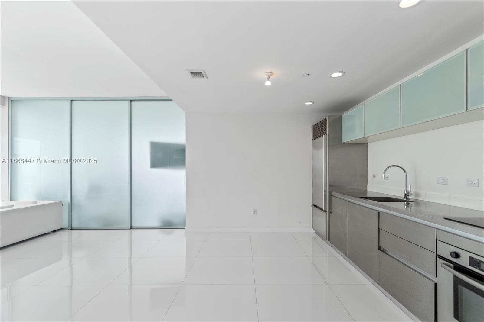 1040 Biscayne Blvd # 3106, Miami FL 33132 — 9