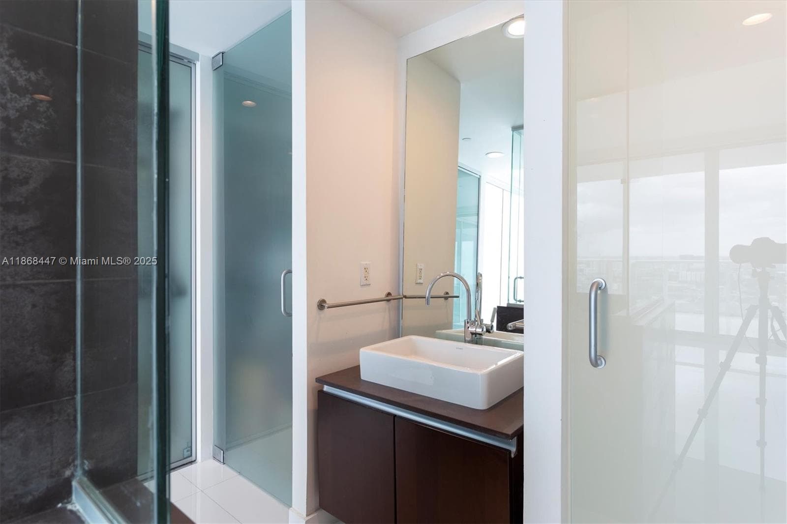 1040 Biscayne Blvd # 3106, Miami FL 33132 — 18