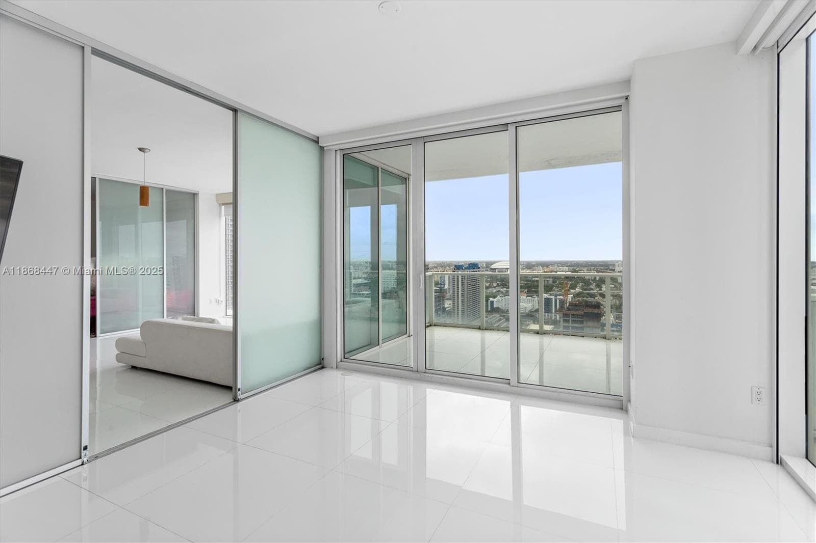 1040 Biscayne Blvd # 3106, Miami FL 33132 — 15