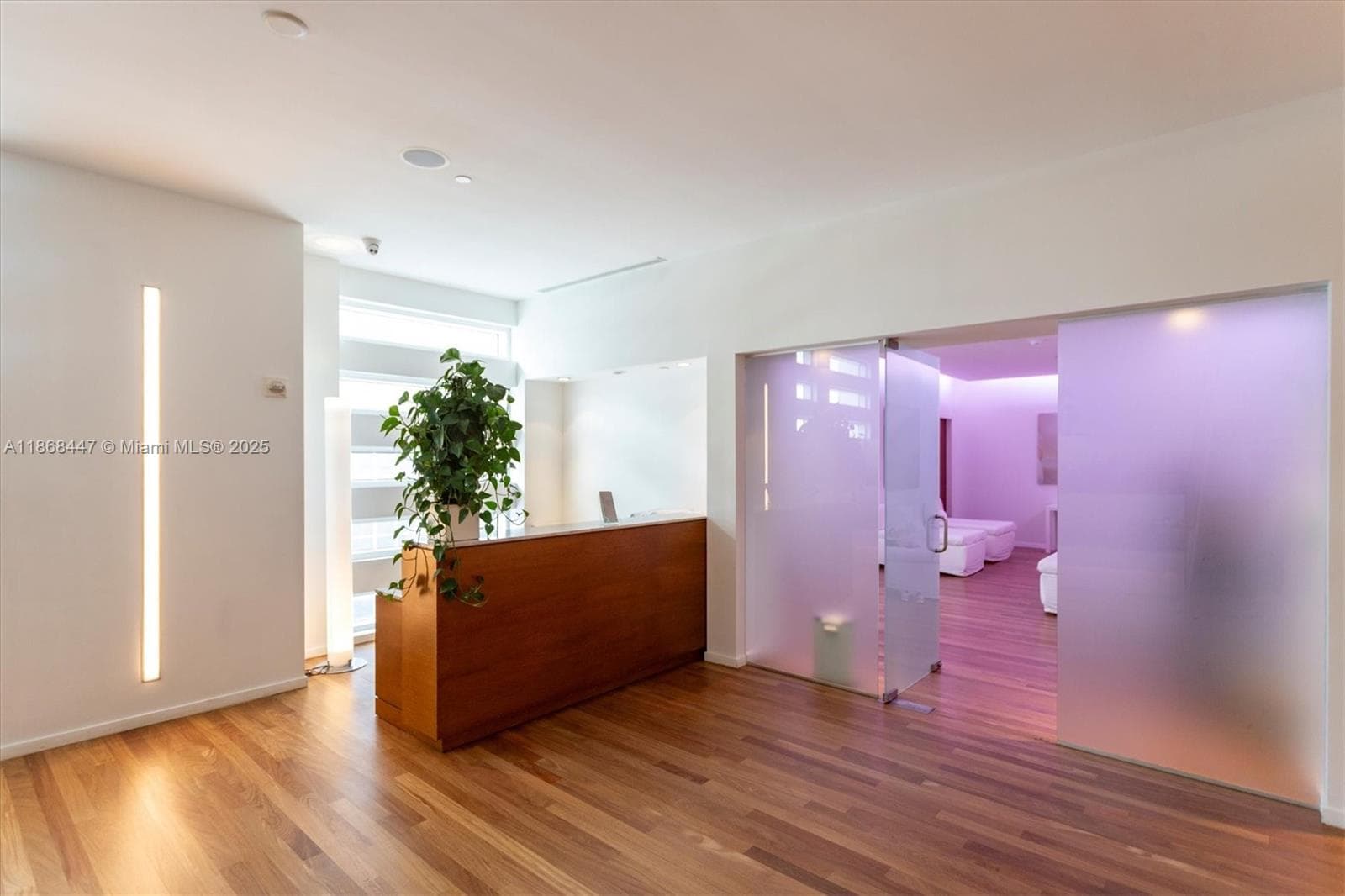 1040 Biscayne Blvd # 3106, Miami FL 33132 — 40
