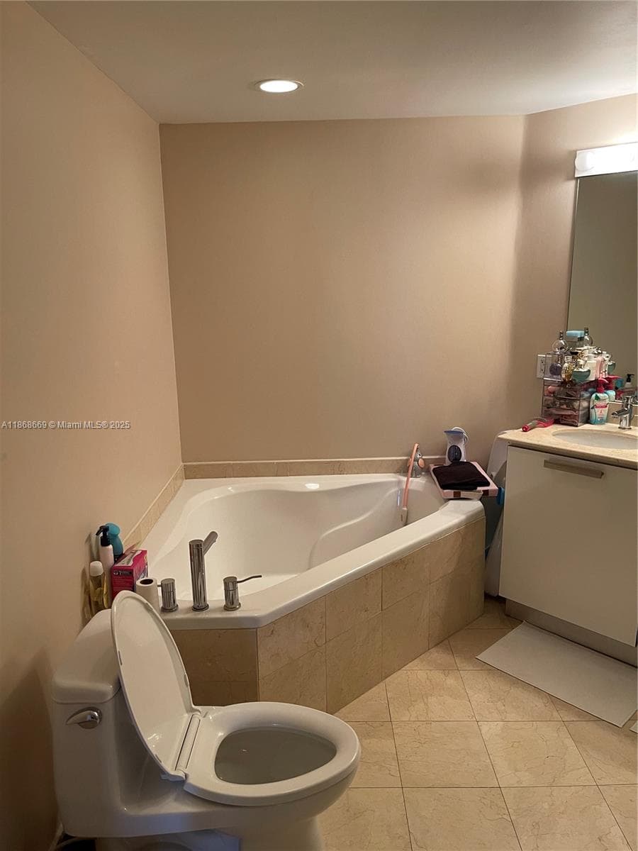 3000 NE 188th St # 706, Aventura FL 33180 — 13