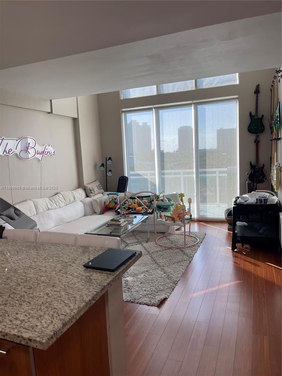 3000 NE 188th St # 706, Aventura FL 33180 — 1
