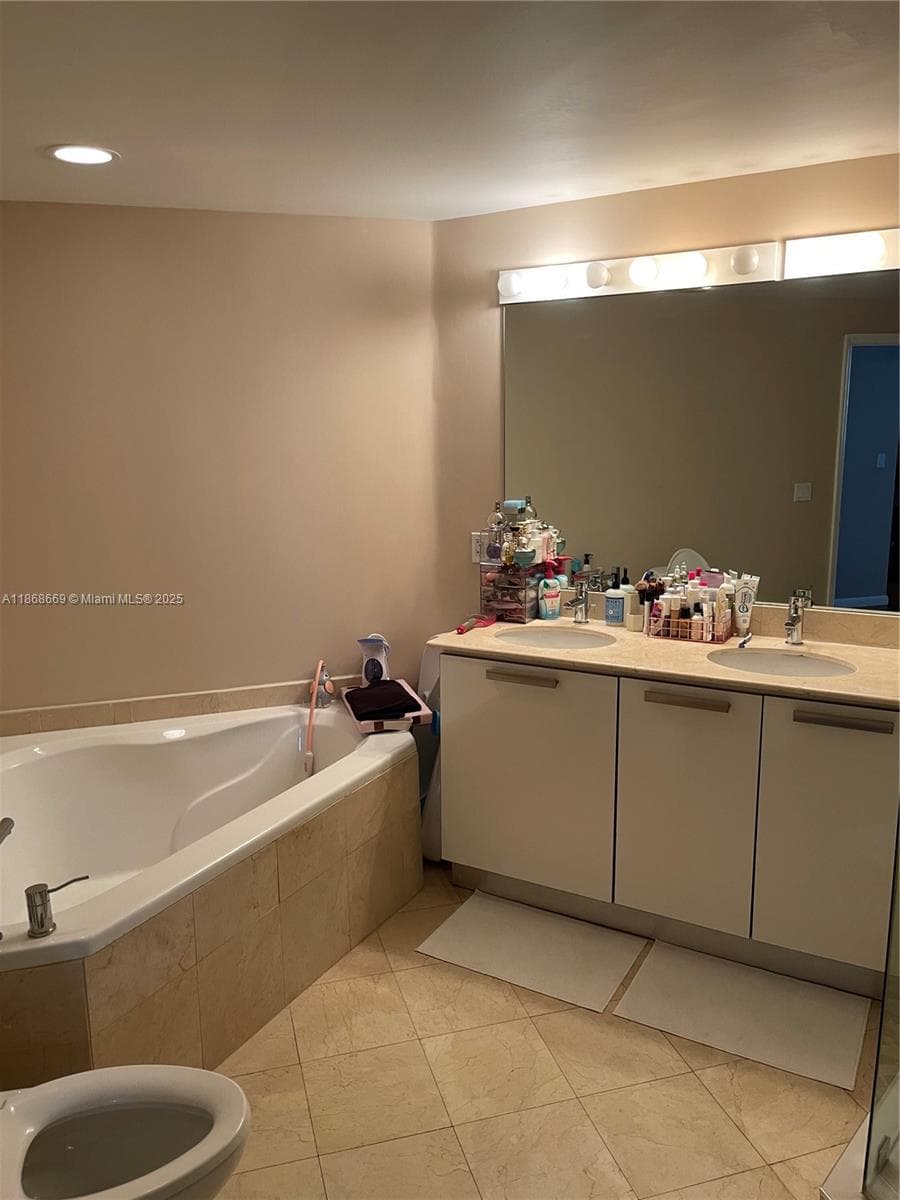 3000 NE 188th St # 706, Aventura FL 33180 — 15