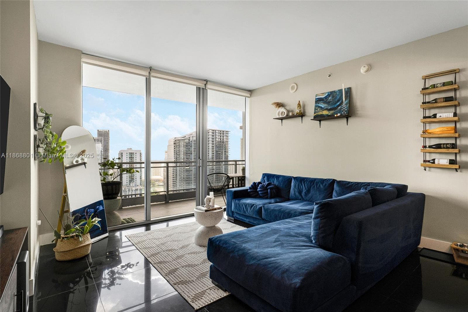 92 SW 3rd St # 4312, Miami FL 33130 — 1