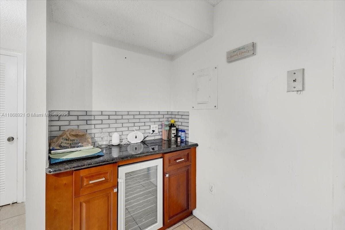 900 NE 195th Street # 607, Miami FL 33179 — 16