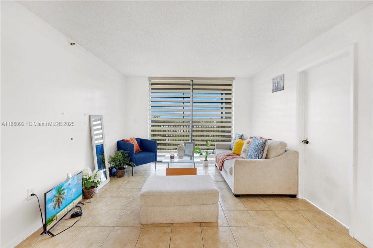 900 NE 195th Street # 607, Miami FL 33179 — 12