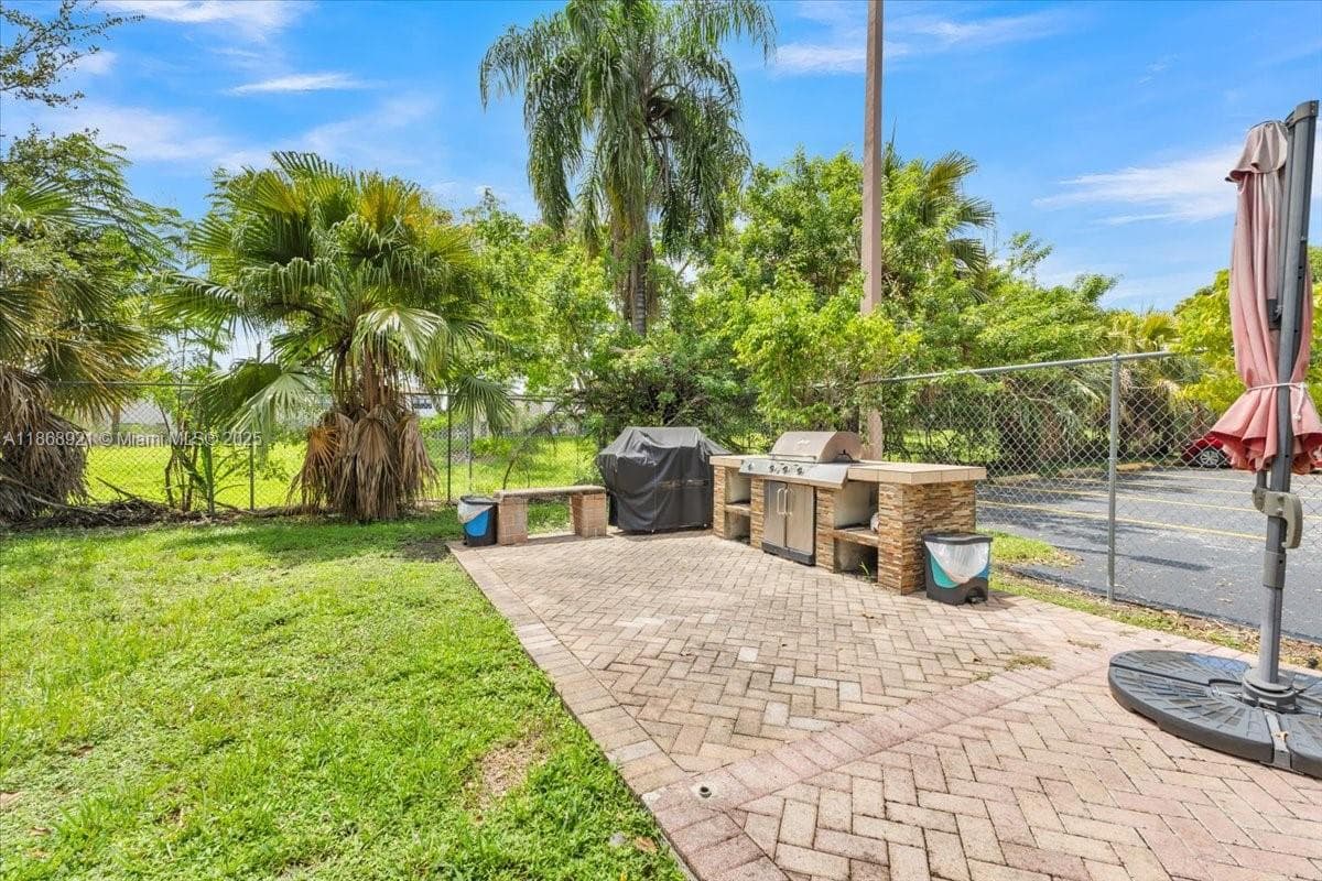900 NE 195th Street # 607, Miami FL 33179 — 5