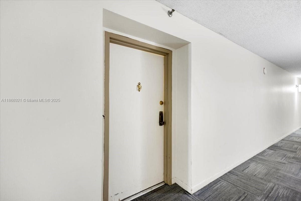 900 NE 195th Street # 607, Miami FL 33179 — 9