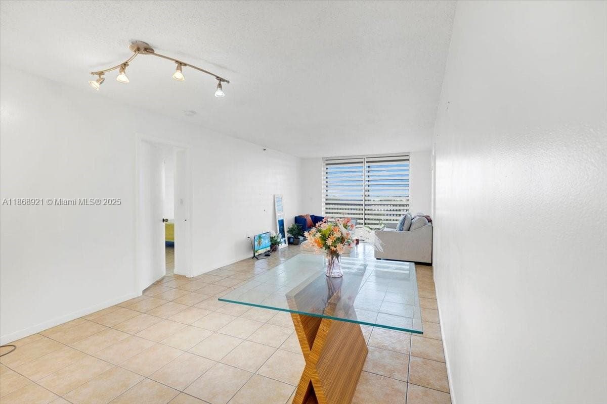 900 NE 195th Street # 607, Miami FL 33179 — 11