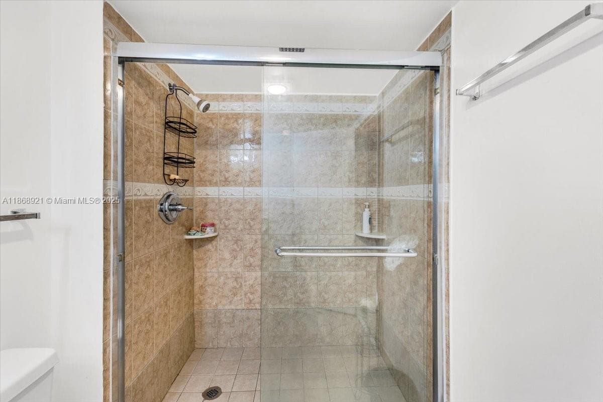 900 NE 195th Street # 607, Miami FL 33179 — 19