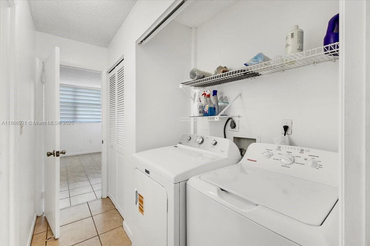 900 NE 195th Street # 607, Miami FL 33179 — 25