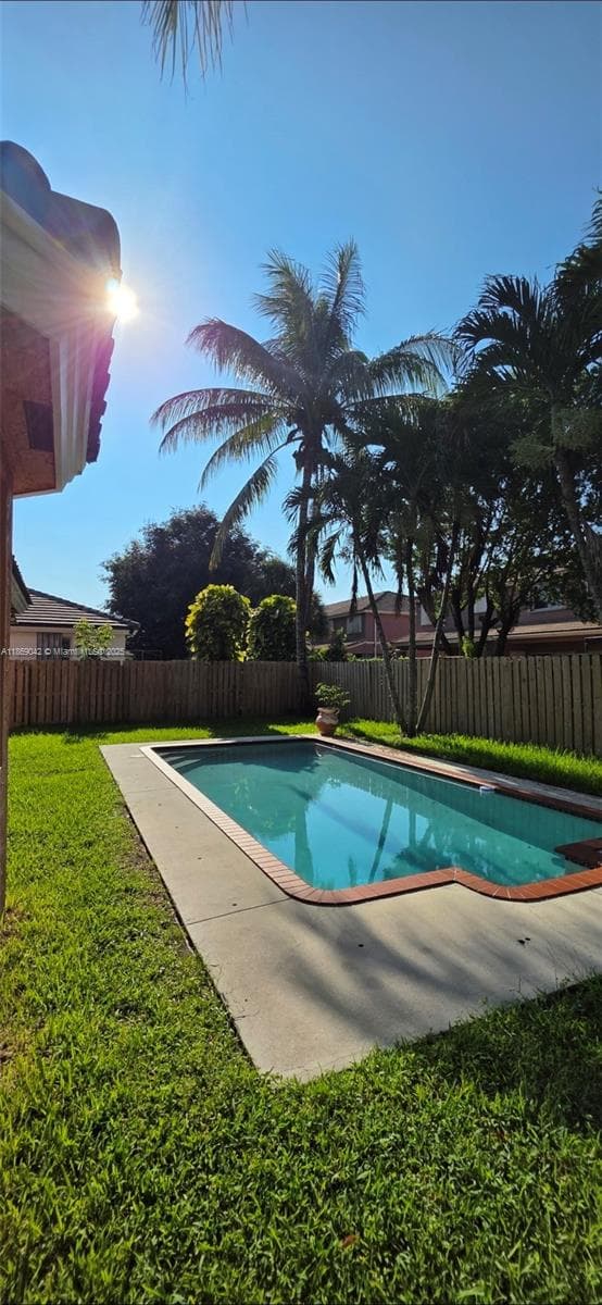 16448 SW 67th Ter, Miami FL 33193 — 52
