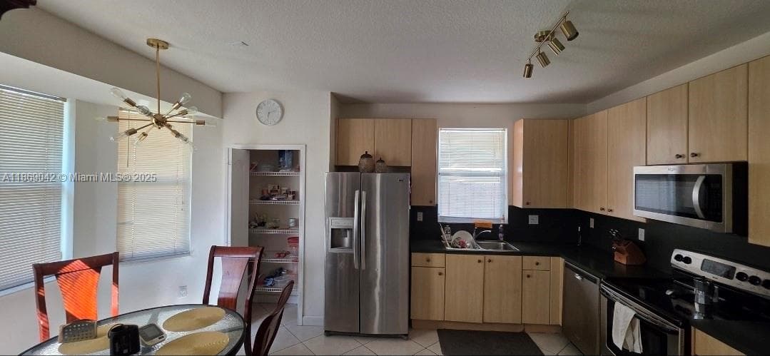 16448 SW 67th Ter, Miami FL 33193 — 17