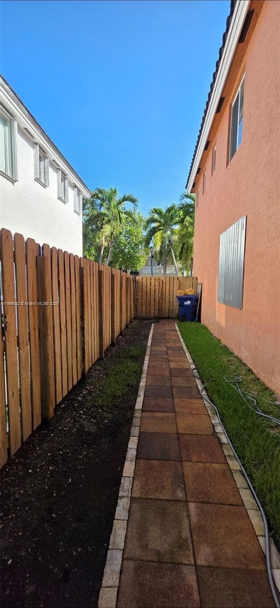 16448 SW 67th Ter, Miami FL 33193 — 51