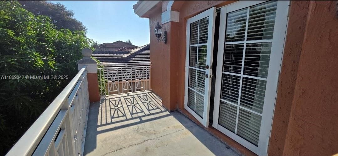 16448 SW 67th Ter, Miami FL 33193 — 40