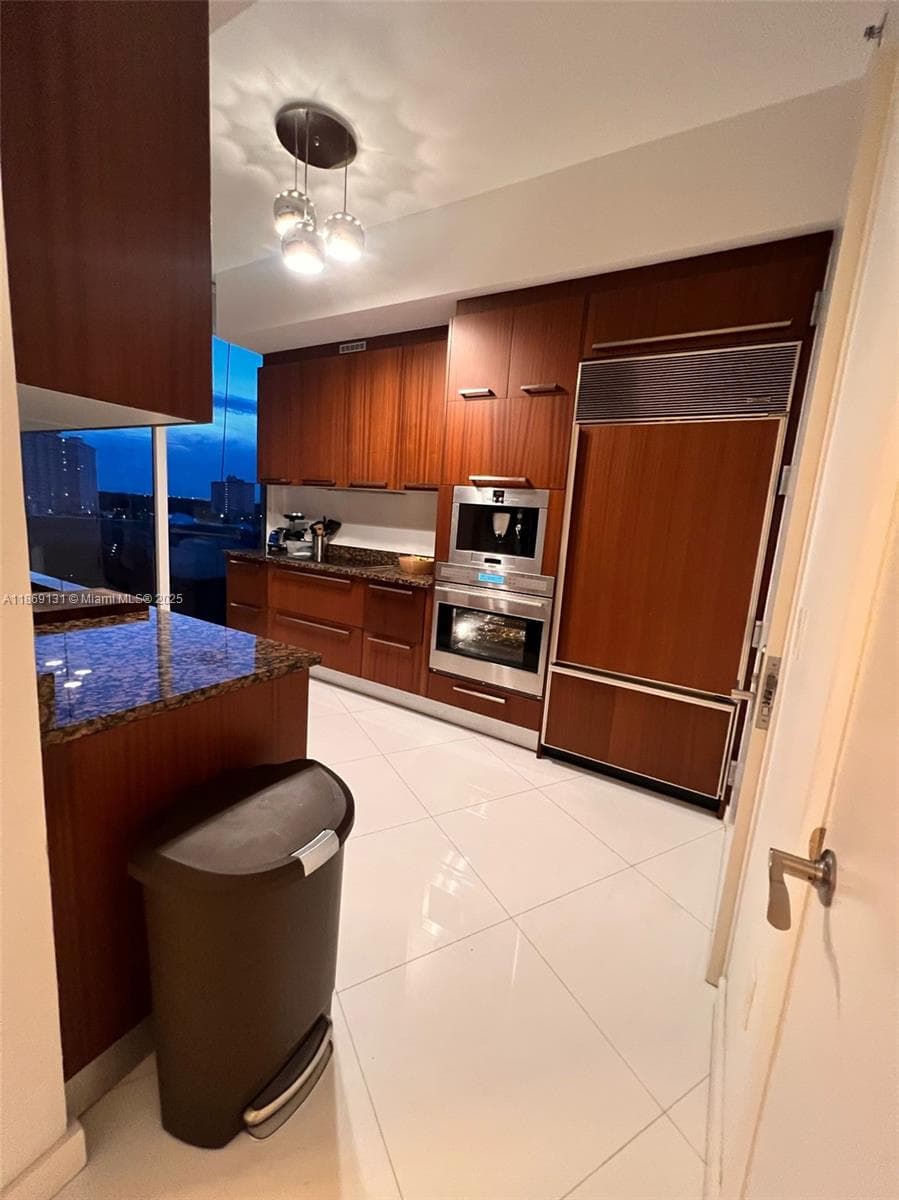 15811 Collins Ave # 605, Sunny Isles Beach FL 33160 — 10