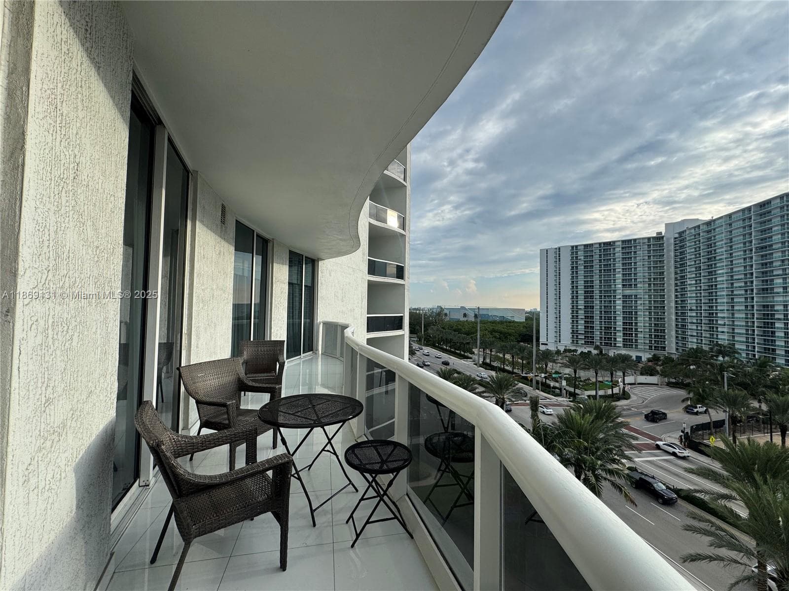 15811 Collins Ave # 605, Sunny Isles Beach FL 33160 — 25