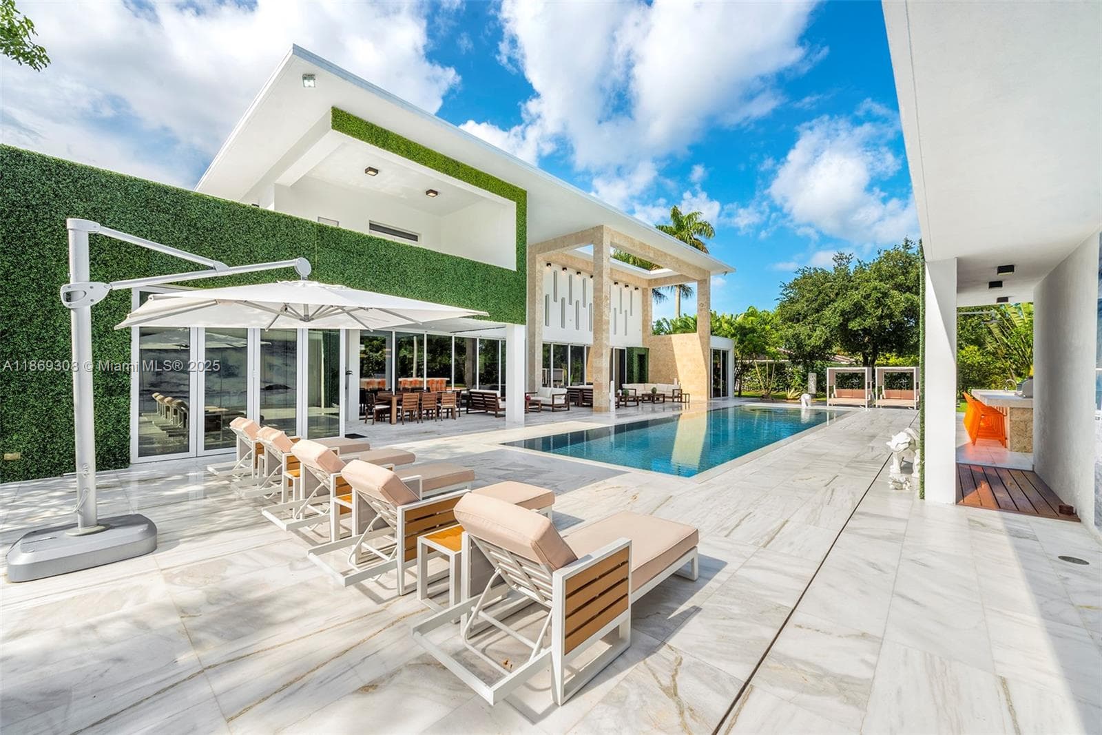 7450 SW 102nd St, Pinecrest FL 33156 — 17
