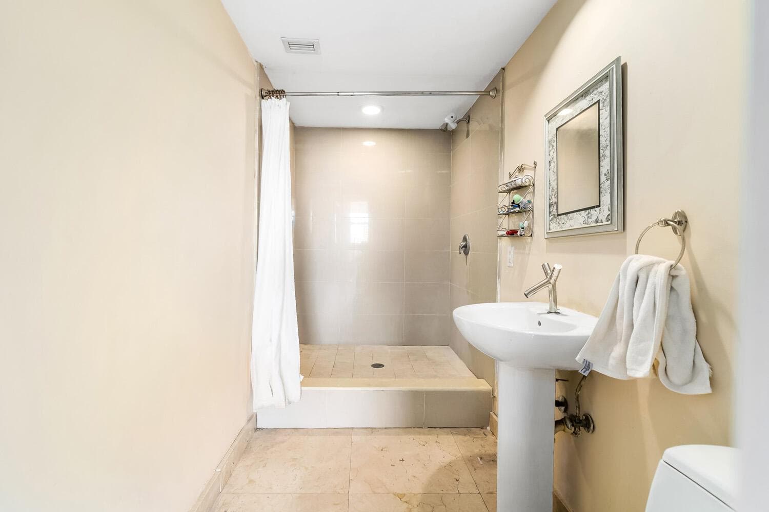 18911 Collins Avenue, Sunny Isles Beach FL 33160 — 38