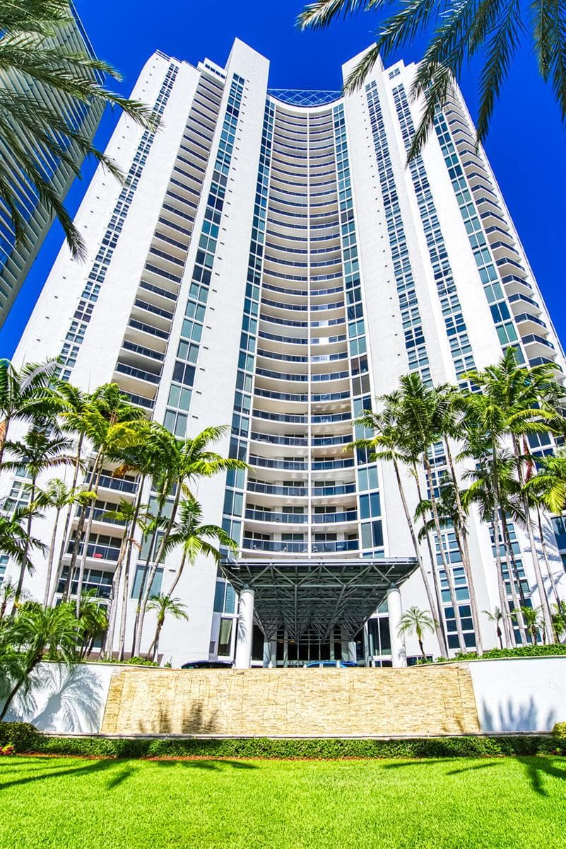 18911 Collins Avenue, Sunny Isles Beach FL 33160 — 82