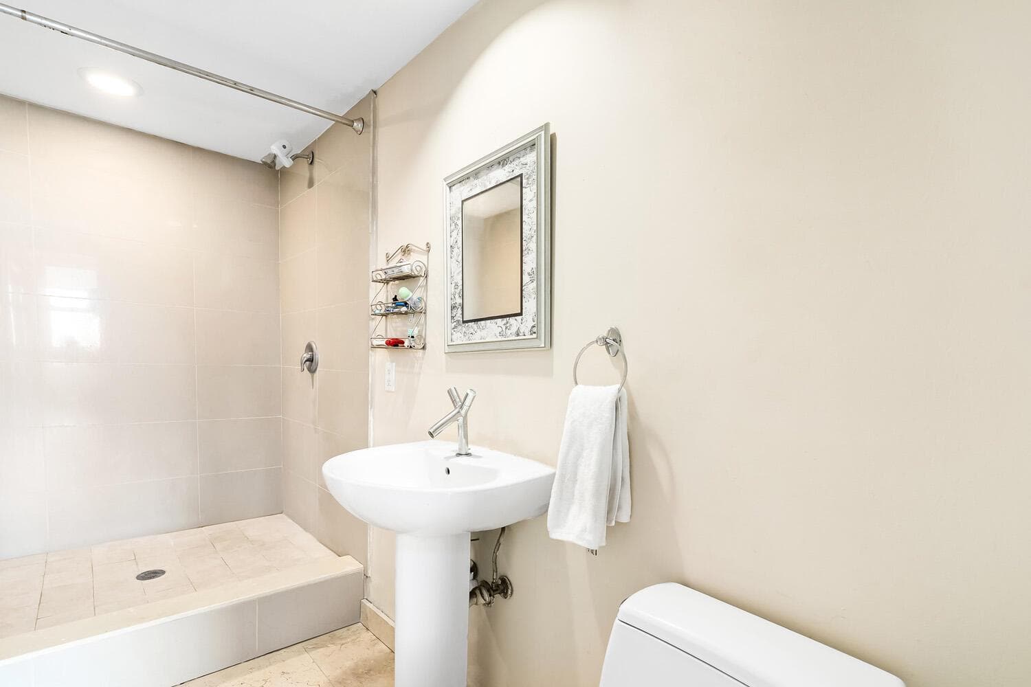 18911 Collins Avenue, Sunny Isles Beach FL 33160 — 39