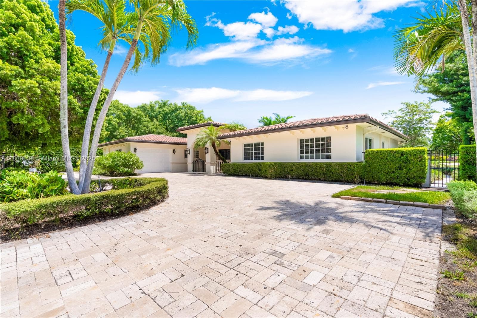 4001 Santa Maria St, Coral Gables FL 33146 — 42