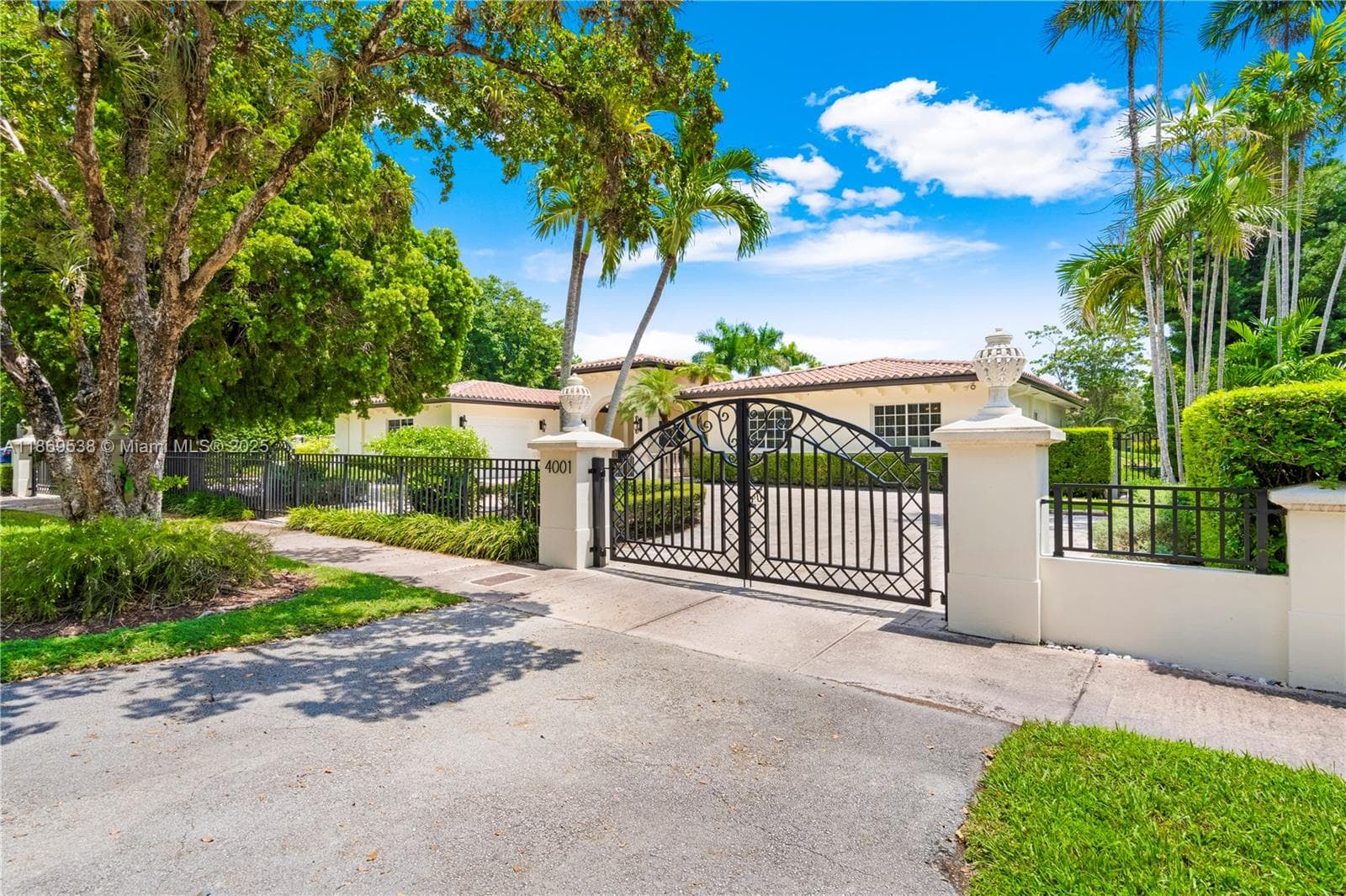 4001 Santa Maria St, Coral Gables FL 33146 — 46
