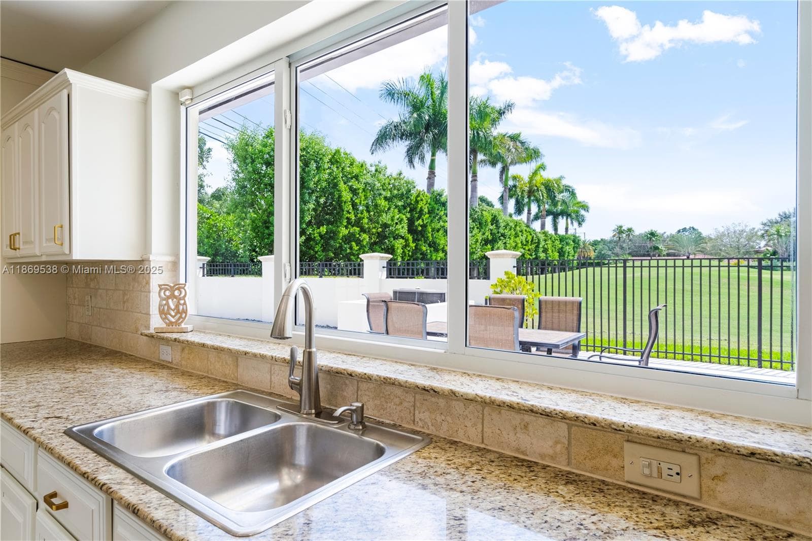 4001 Santa Maria St, Coral Gables FL 33146 — 17