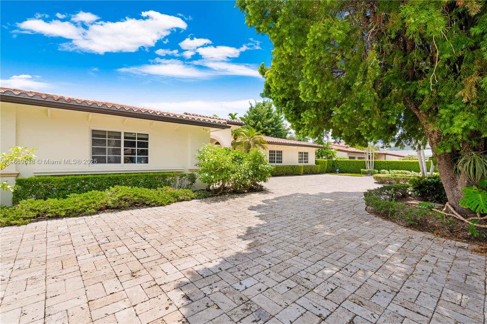 4001 Santa Maria St, Coral Gables FL 33146 — 43