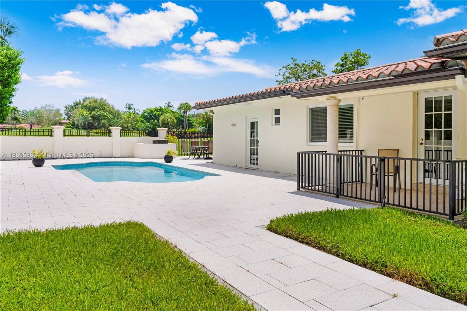 4001 Santa Maria St, Coral Gables FL 33146 — 33