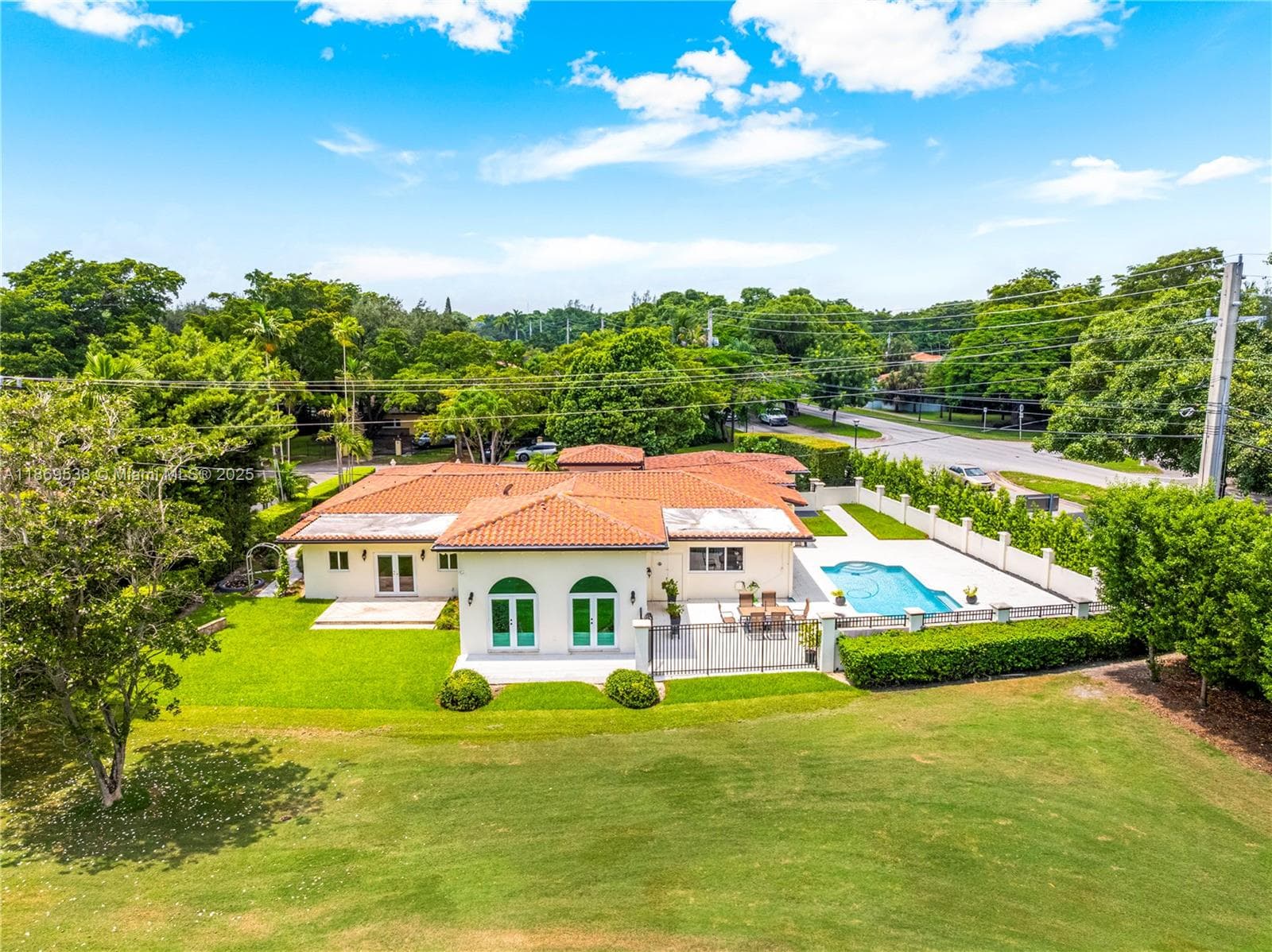 4001 Santa Maria St, Coral Gables FL 33146 — 50