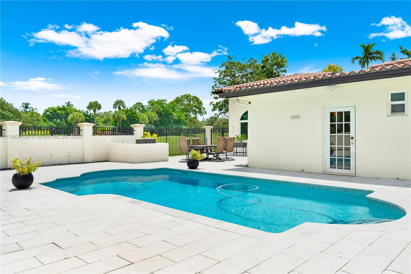 4001 Santa Maria St, Coral Gables FL 33146 — 35