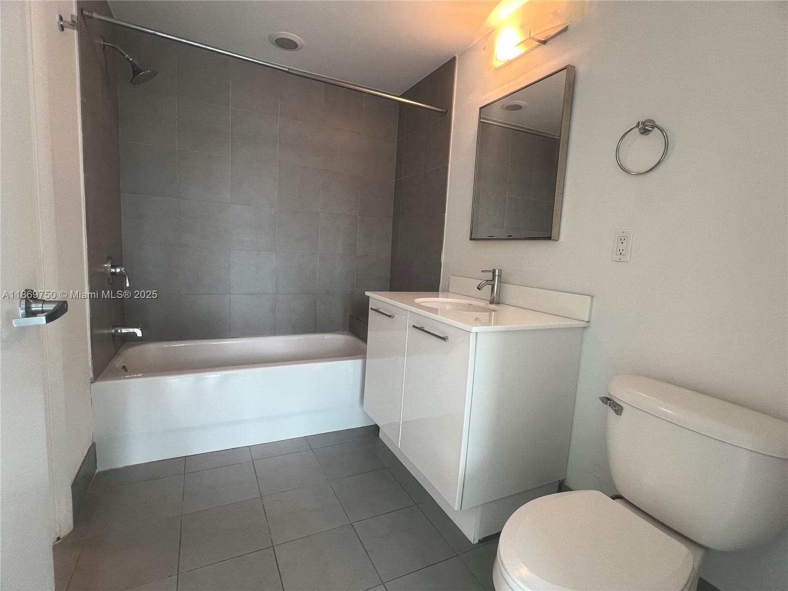 92 SW 3rd St # 3803, Miami FL 33130 — 23