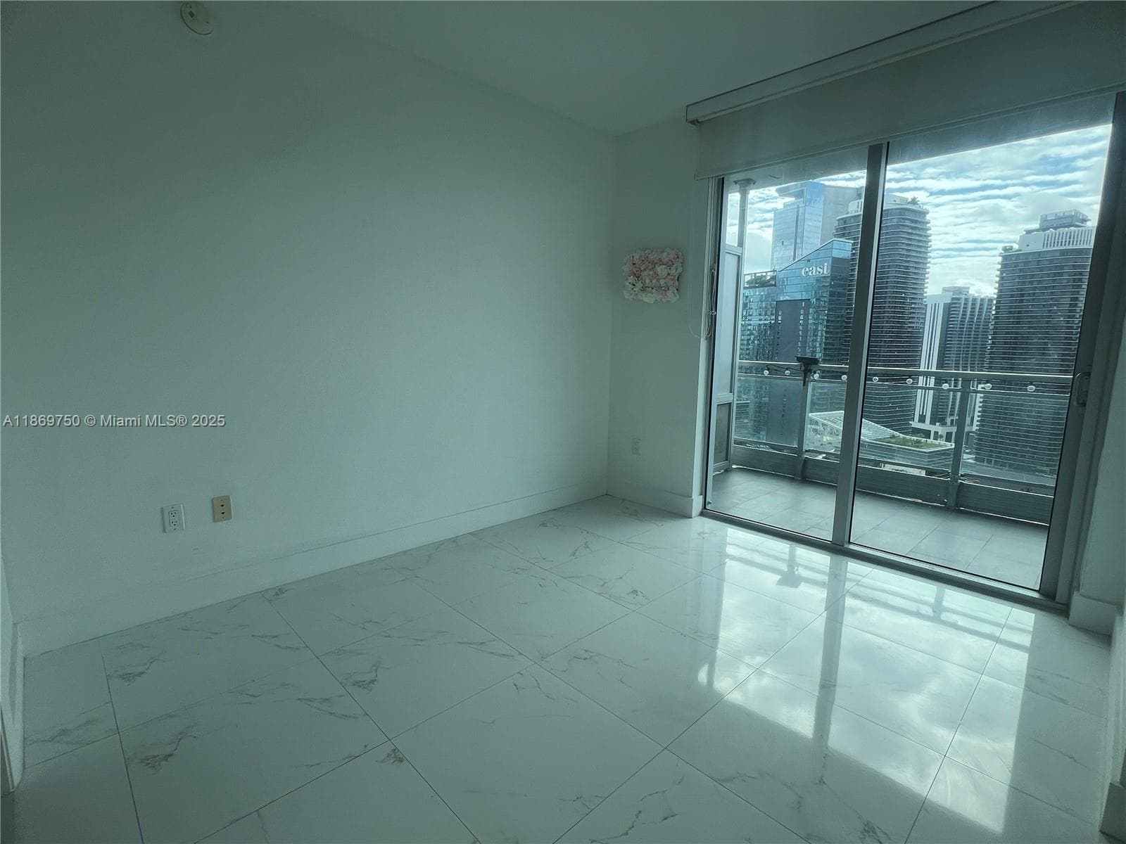 92 SW 3rd St # 3803, Miami FL 33130 — 27