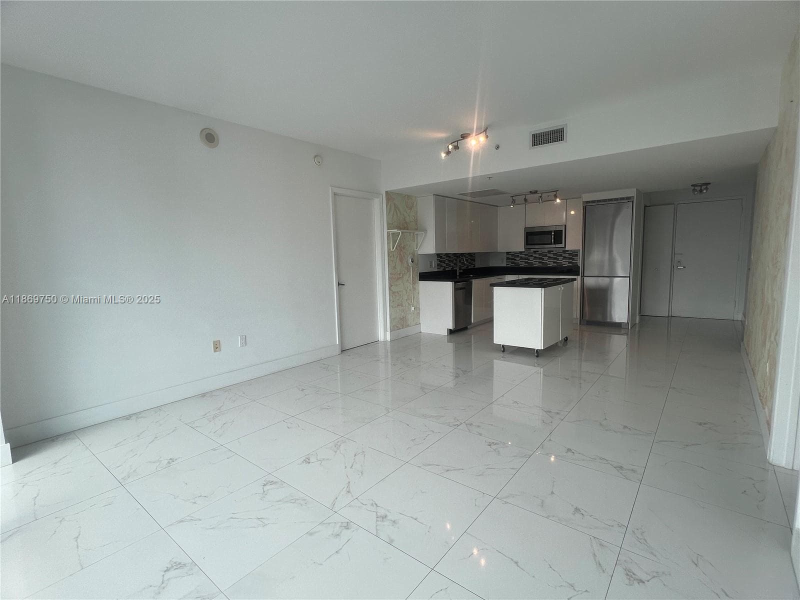 92 SW 3rd St # 3803, Miami FL 33130 — 6